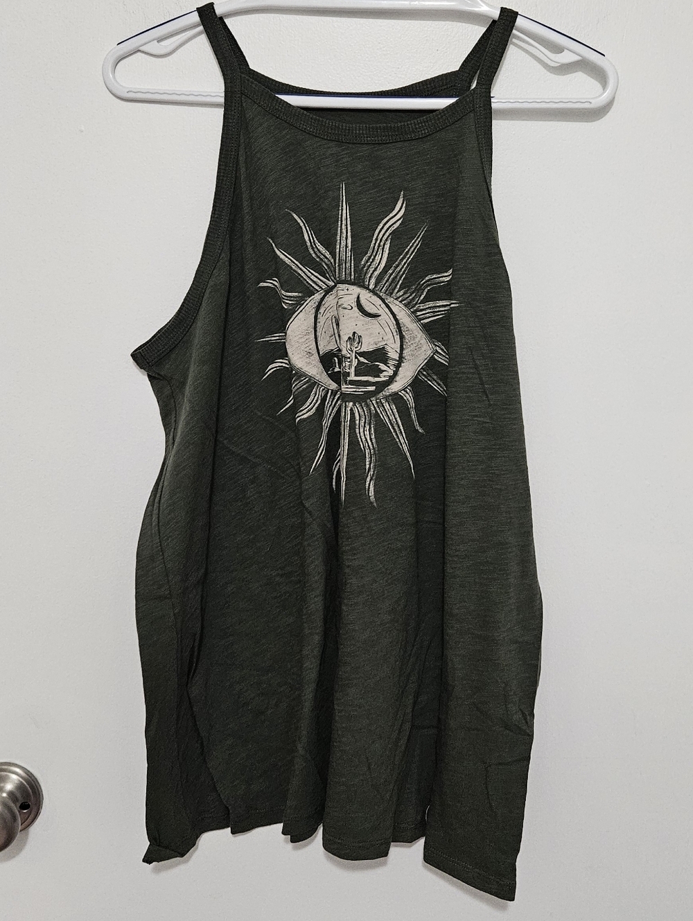 Torrid Heritage Slub Jersey Olive Graphic Sun & Moon Tank Top Size 14-16‎ Boho